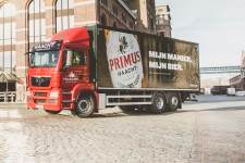 Camion met Primus reclame