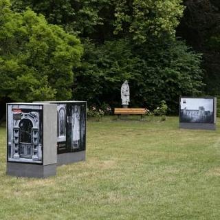 Tuin met beelden Duitse negatieven
