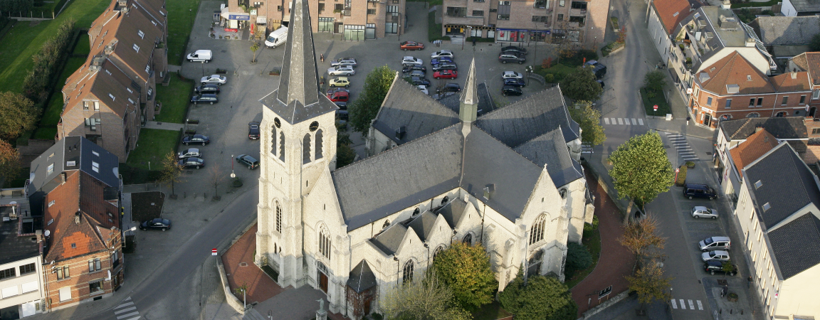 Luchtfoto Kerk van Machelen